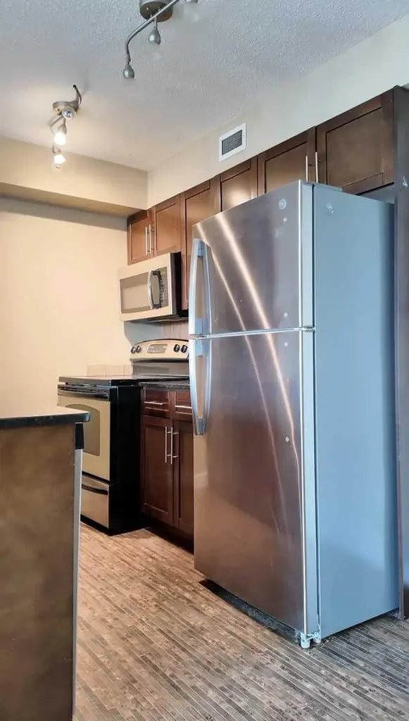 7110 80 Avenue NE Calgary AB T3J0N4