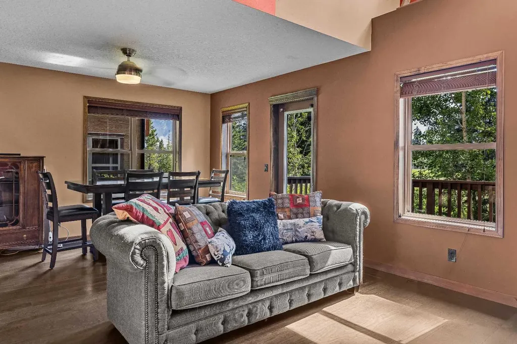 108 Armstrong Place Canmore AB T1W3L2