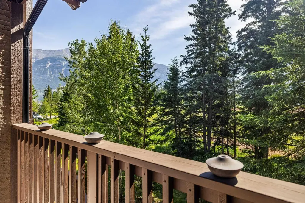 108 Armstrong Place Canmore AB T1W3L2
