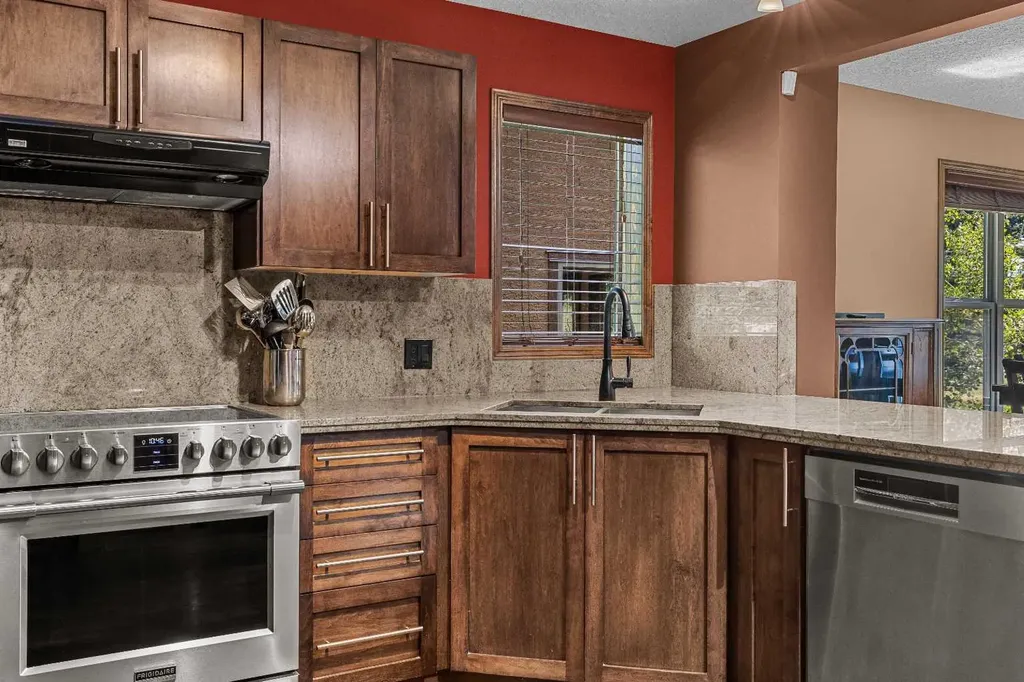 108 Armstrong Place Canmore AB T1W3L2