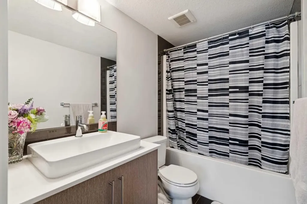302 Skyview Ranch Drive NE Calgary AB T3N 0P5