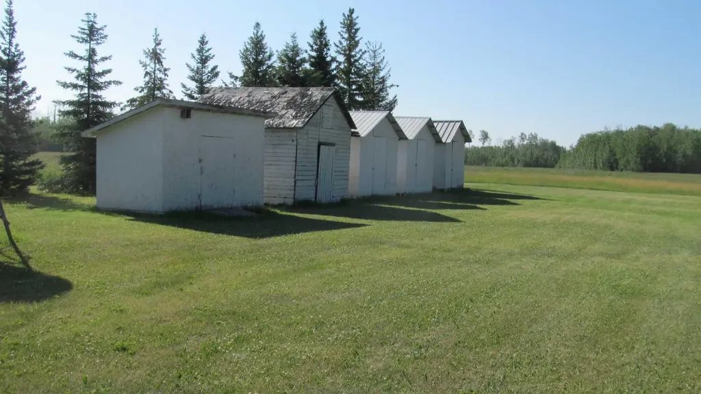 693077 Range Road 120 Elmworth AB T0H 0C0