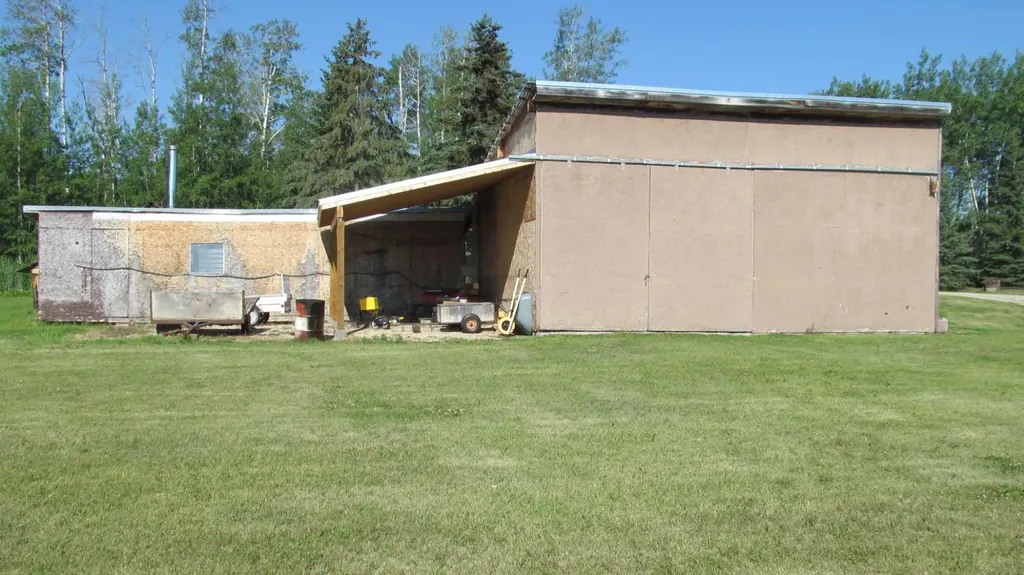 693077 Range Road 120 Elmworth AB T0H 0C0
