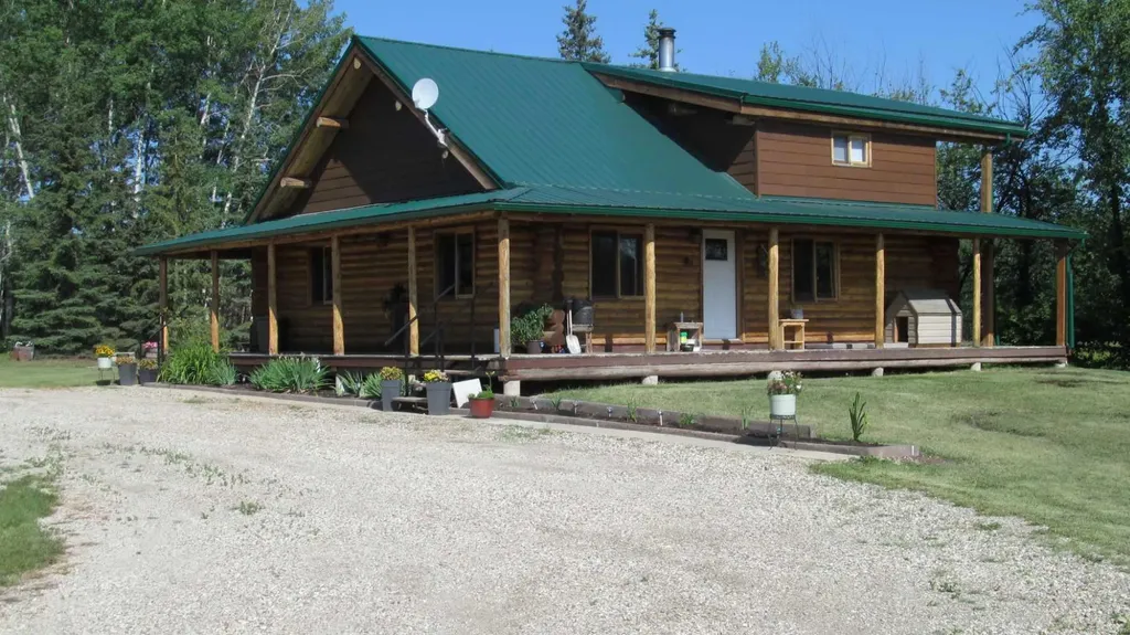 693077 Range Road 120 Elmworth AB T0H 0C0