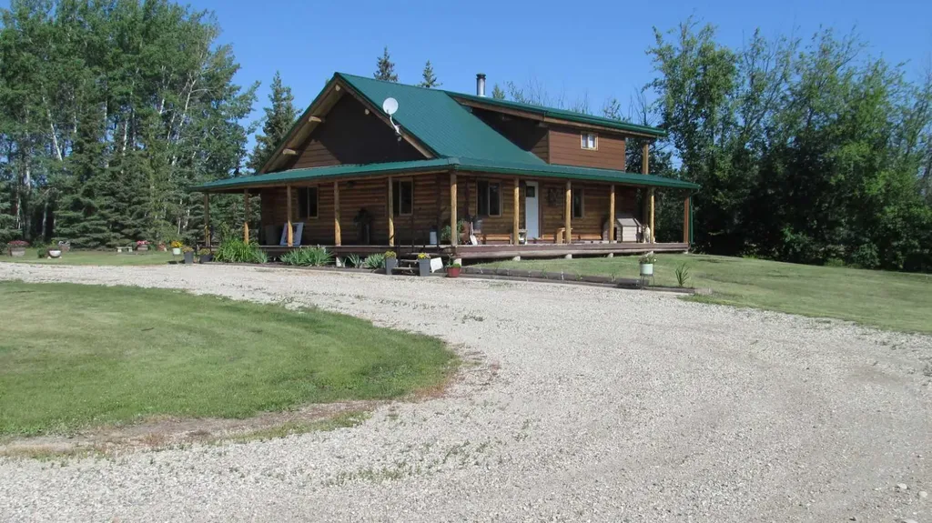 693077 Range Road 120 Elmworth AB T0H 0C0