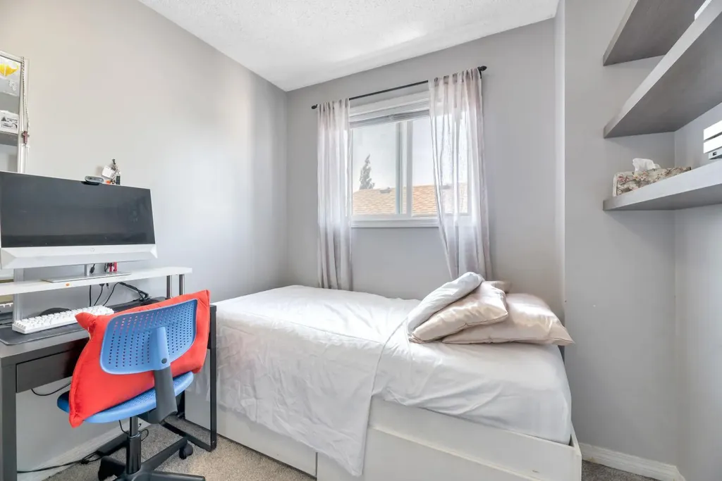 7 San Diego Manor NE Calgary AB T1Y 7A5