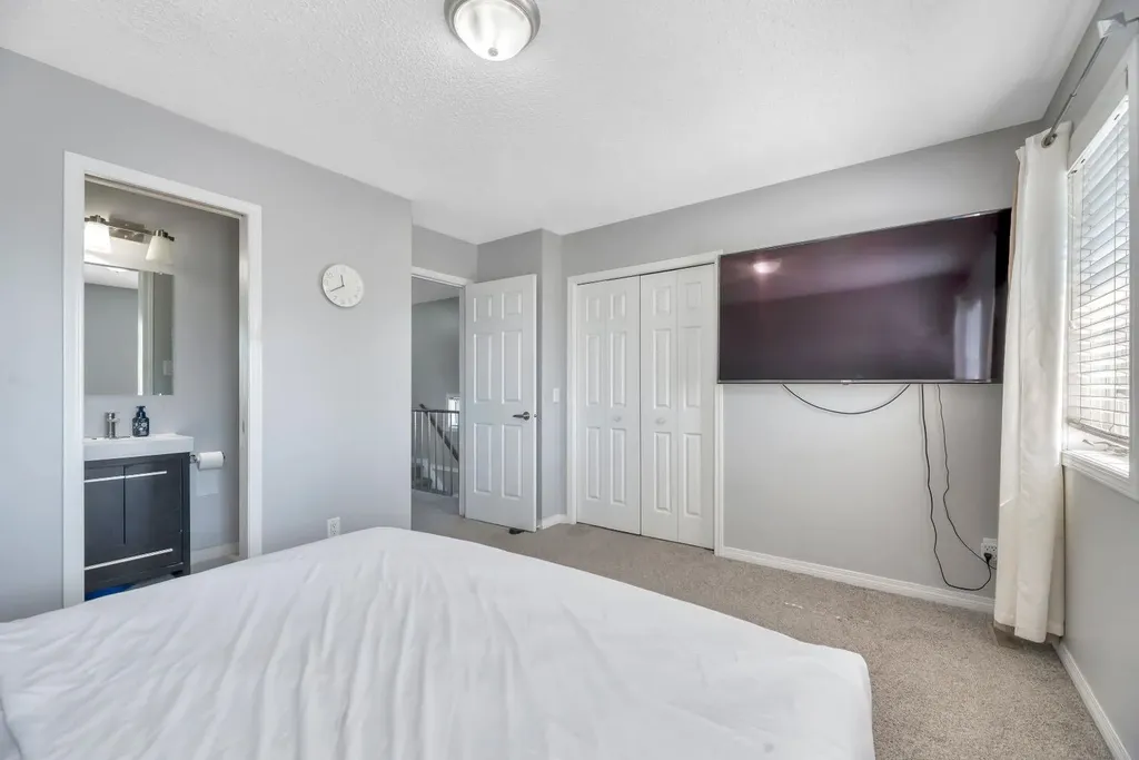 7 San Diego Manor NE Calgary AB T1Y 7A5