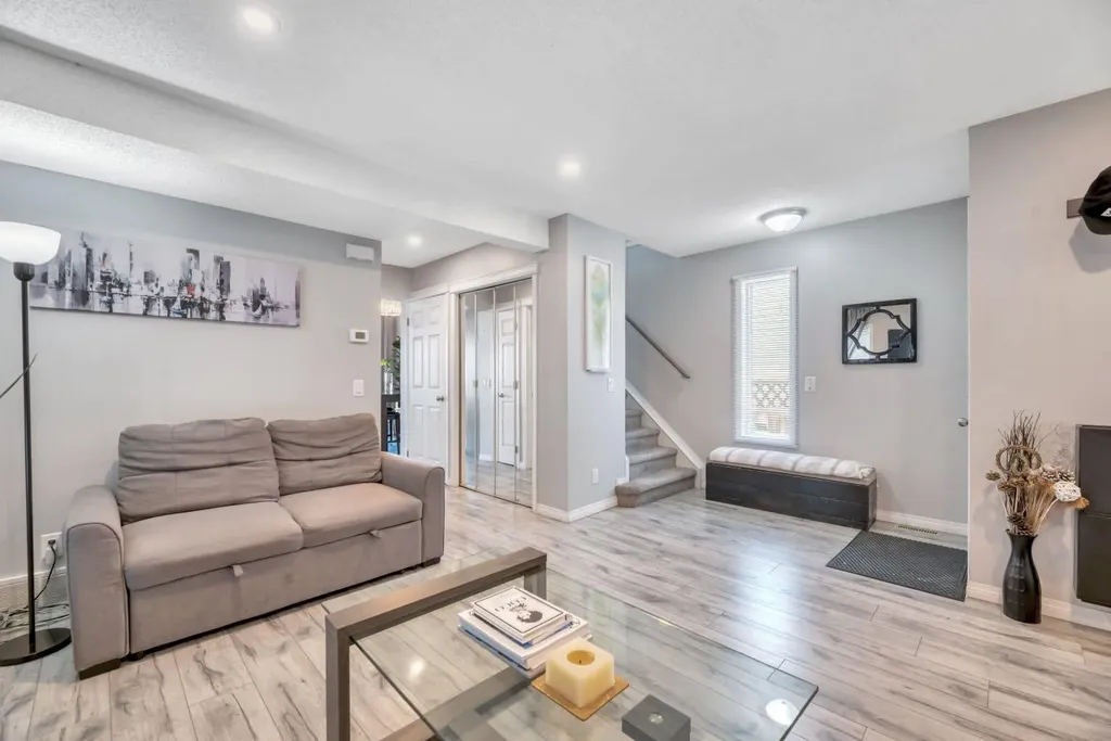 7 San Diego Manor NE Calgary AB T1Y 7A5