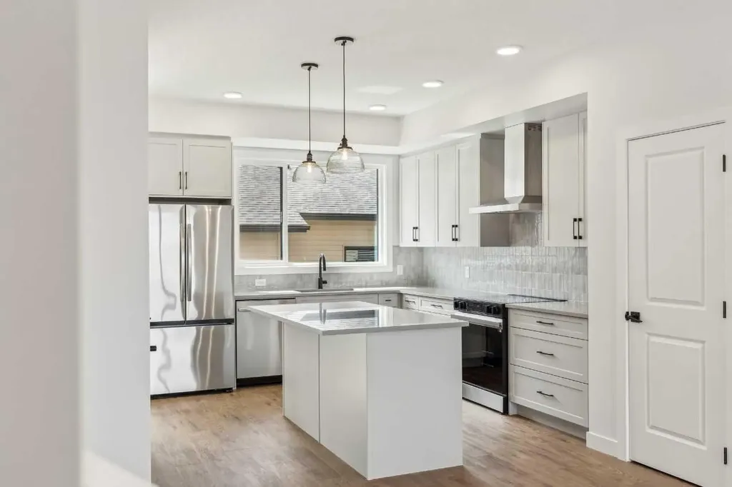 49 Silverton Glen Way SW Calgary AB T2X 5B9