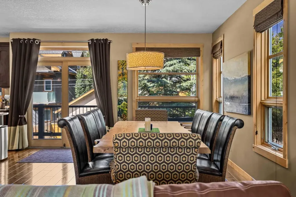 516 8th Avenue Canmore AB T1W2E3