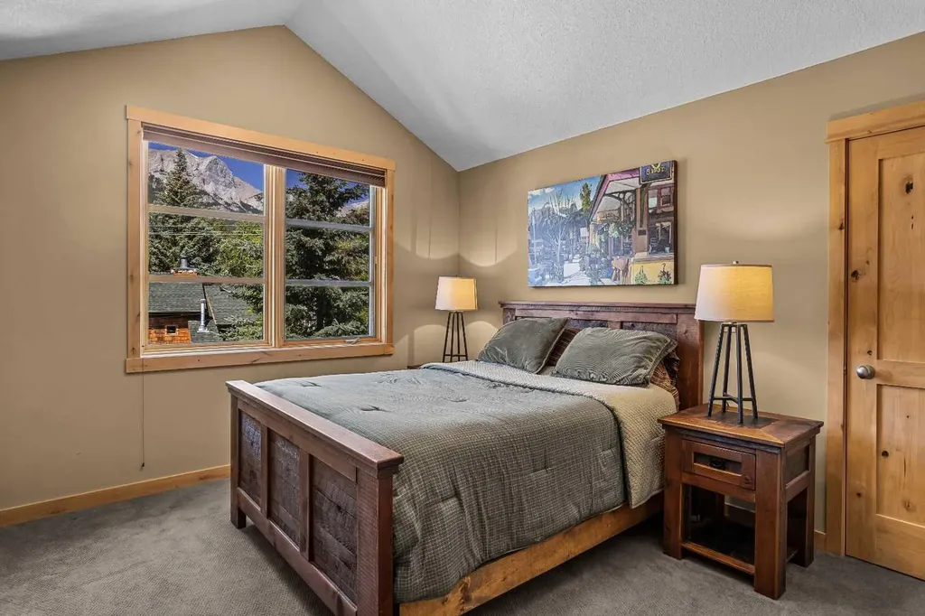 516 8th Avenue Canmore AB T1W2E3