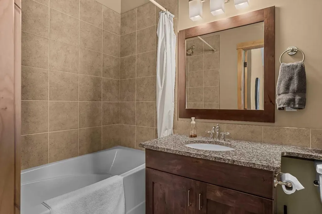 516 8th Avenue Canmore AB T1W2E3