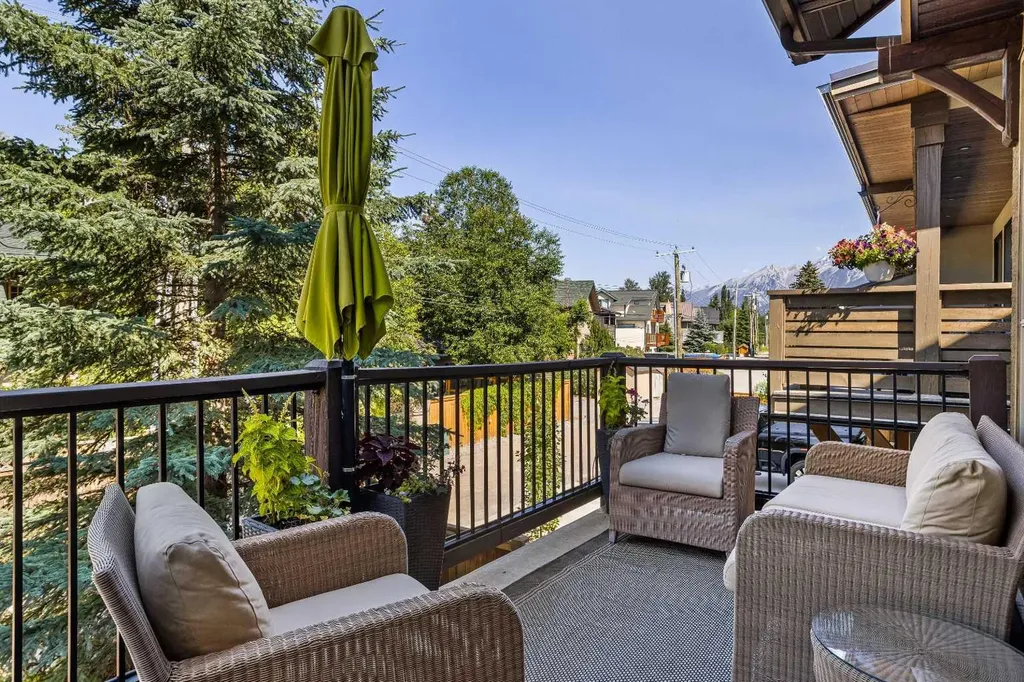 516 8th Avenue Canmore AB T1W2E3