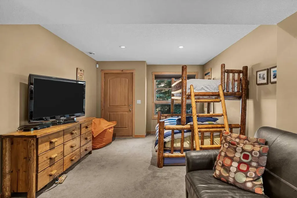 516 8th Avenue Canmore AB T1W2E3