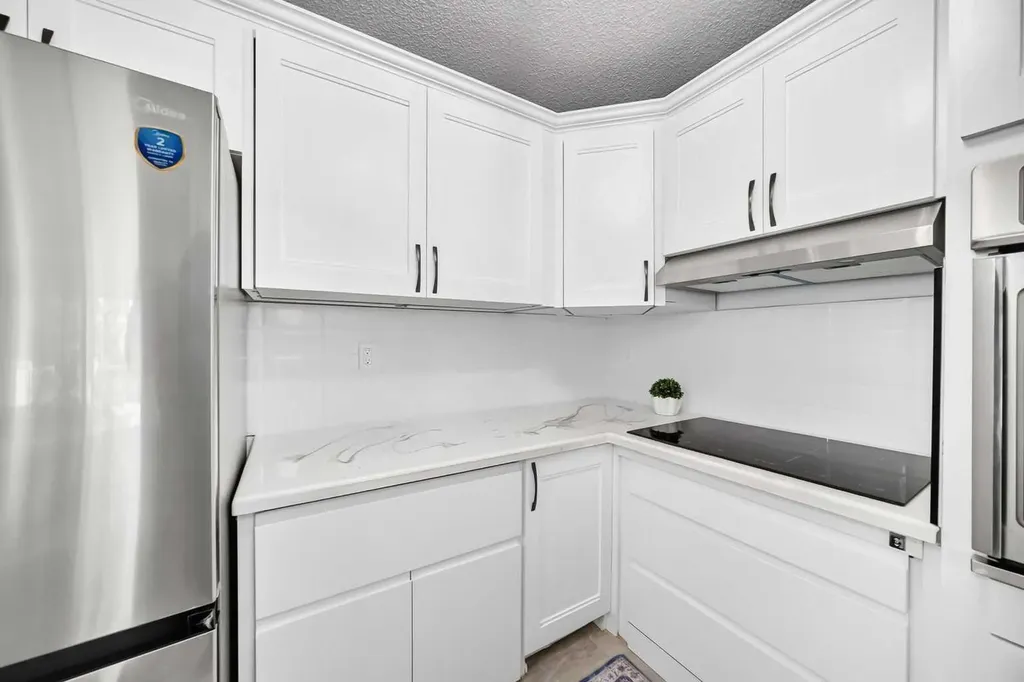 4000 Somervale Court SW Calgary AB T2Y4J3