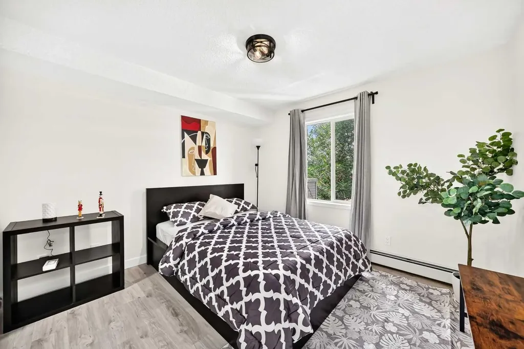 4000 Somervale Court SW Calgary AB T2Y4J3