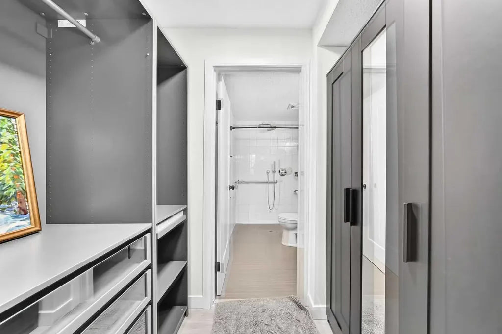 4000 Somervale Court SW Calgary AB T2Y4J3
