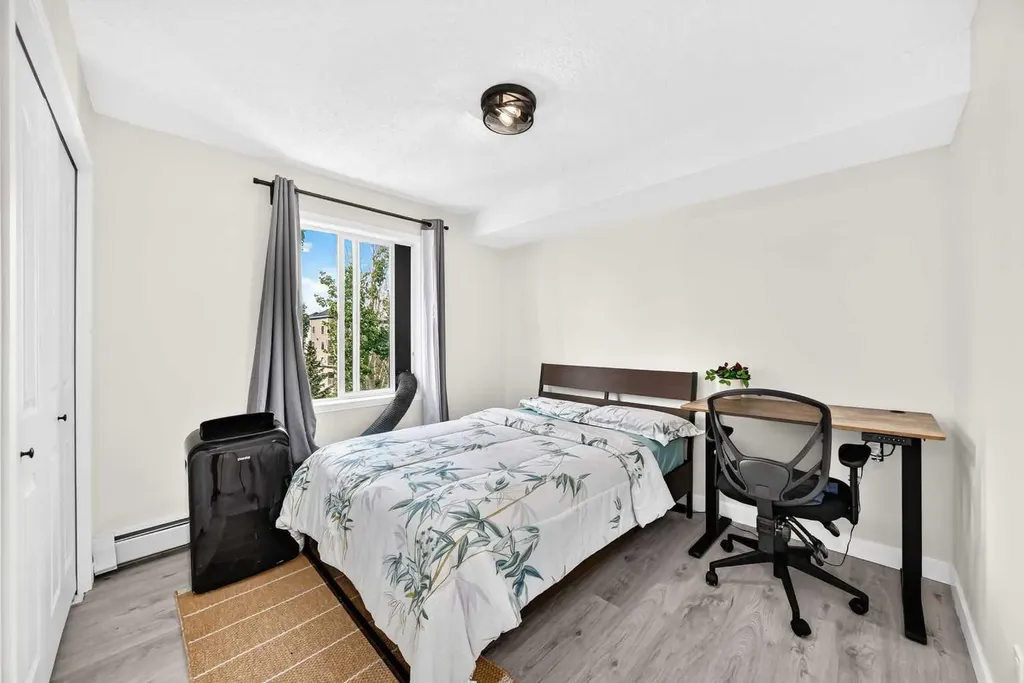 4000 Somervale Court SW Calgary AB T2Y4J3