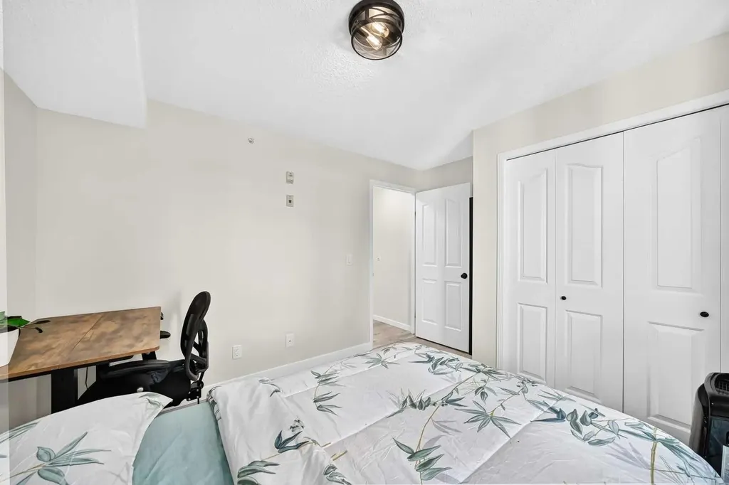 4000 Somervale Court SW Calgary AB T2Y4J3