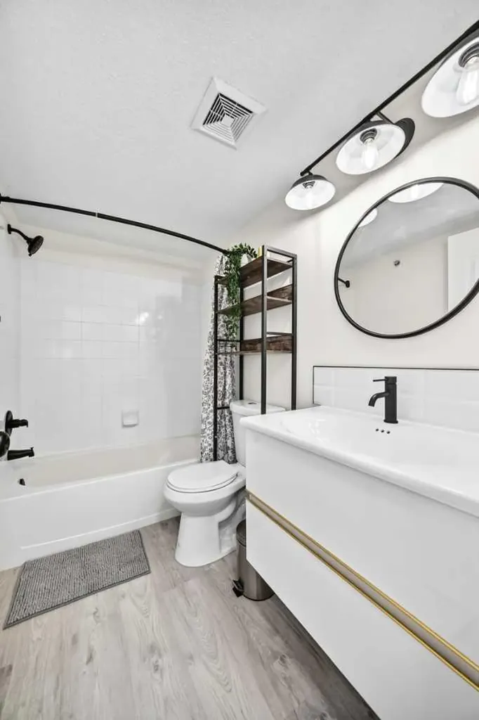 4000 Somervale Court SW Calgary AB T2Y4J3