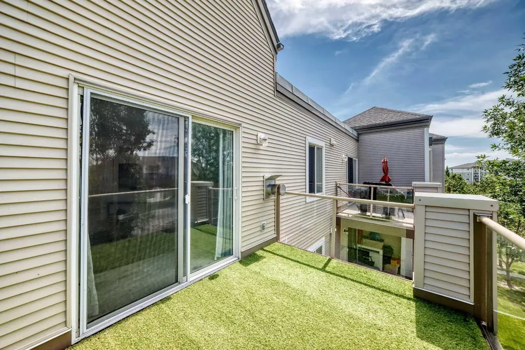 4000 Somervale Court SW Calgary AB T2Y4J3