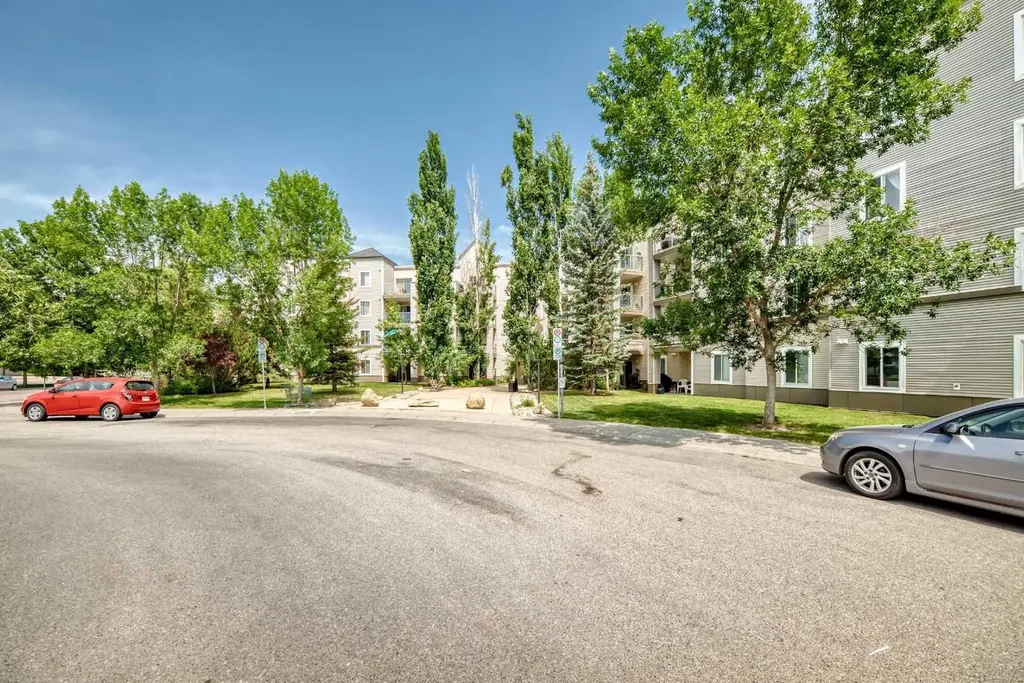 4000 Somervale Court SW Calgary AB T2Y4J3