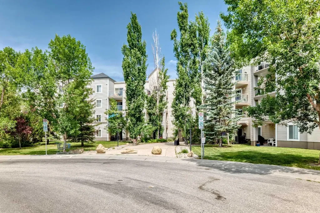 4000 Somervale Court SW Calgary AB T2Y4J3