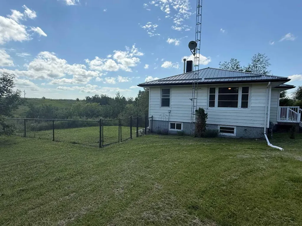 5005 47 Avenue Myrnam AB T0B3K0