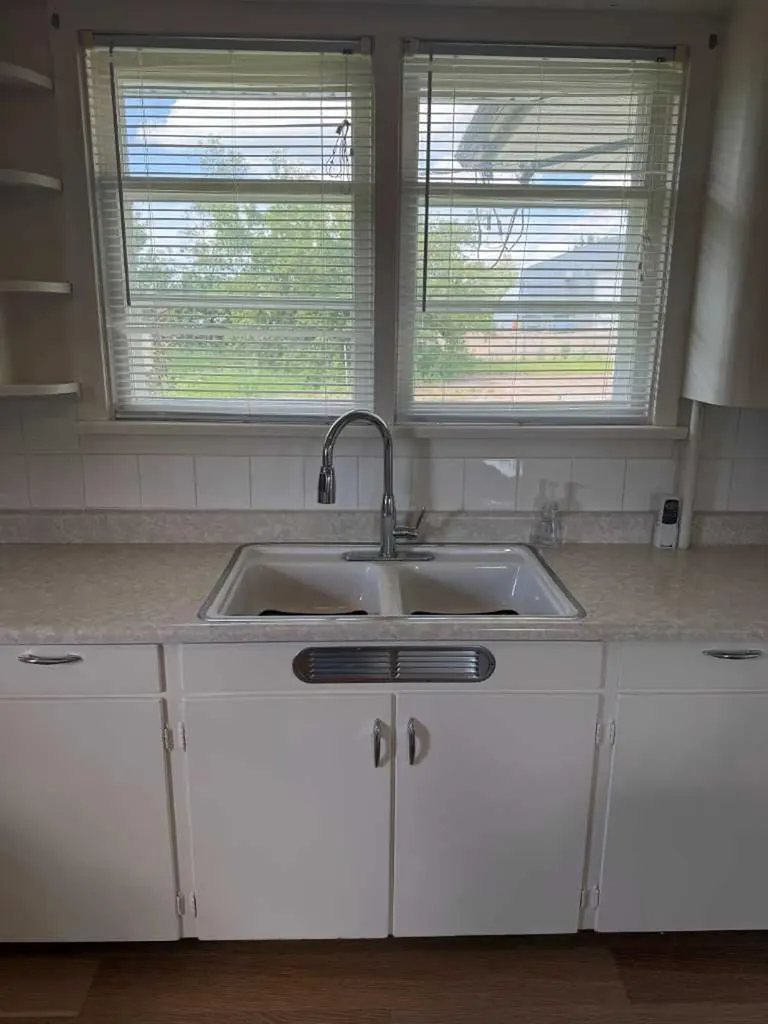 5005 47 Avenue Myrnam AB T0B3K0