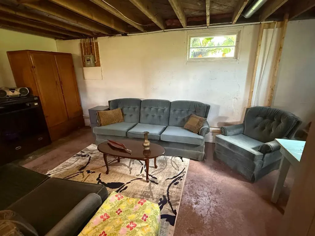 5005 47 Avenue Myrnam AB T0B3K0