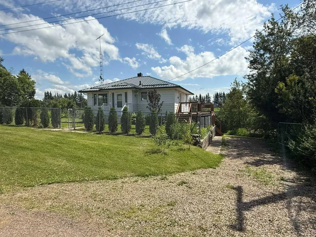 5005 47 Avenue Myrnam AB T0B3K0