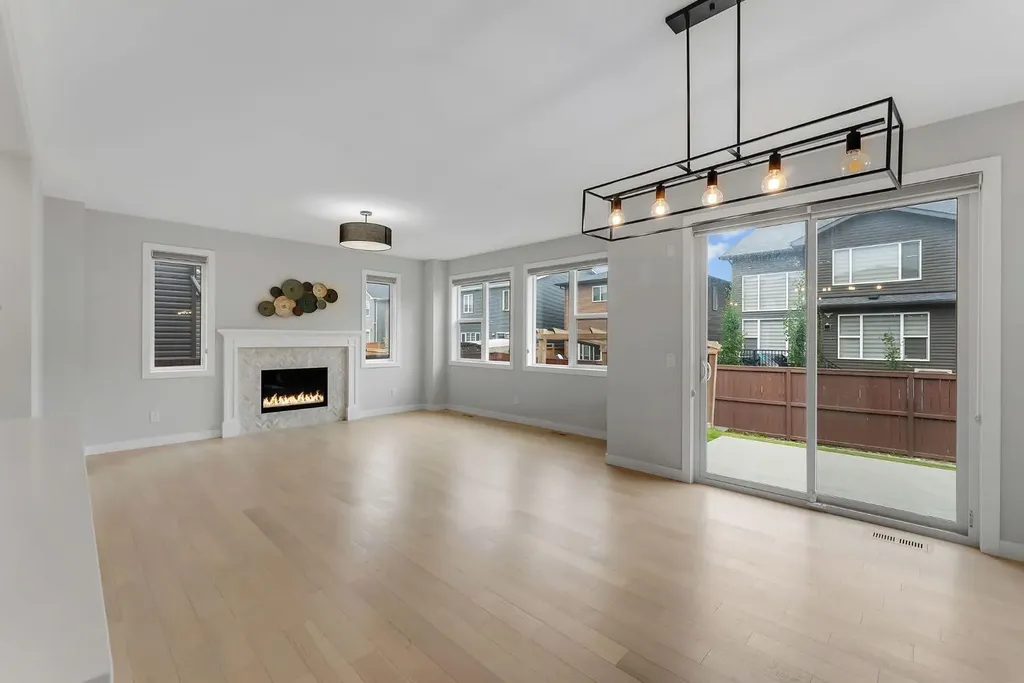 45 Carringsby Landing NW Calgary AB T3P1L9