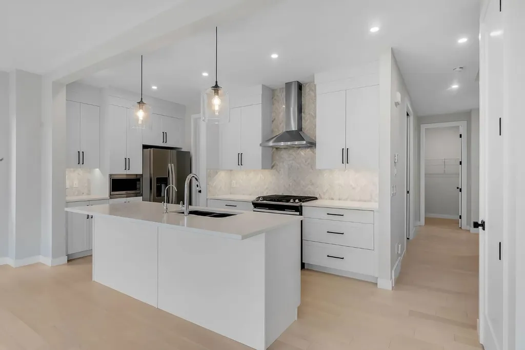 45 Carringsby Landing NW Calgary AB T3P1L9