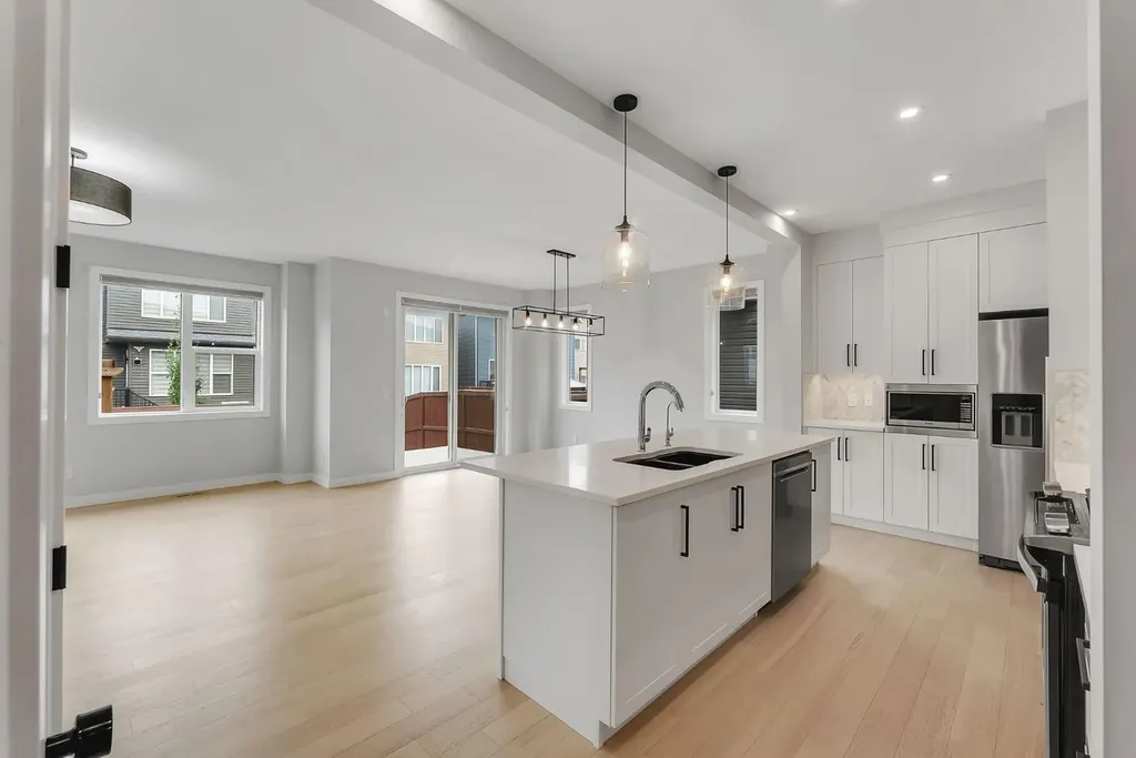 45 Carringsby Landing NW Calgary AB T3P1L9