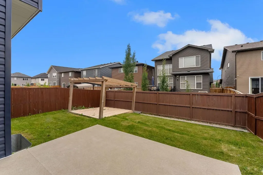 45 Carringsby Landing NW Calgary AB T3P1L9