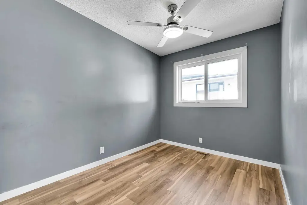 435 Pinehill Road NE Calgary AB T1Y2W6