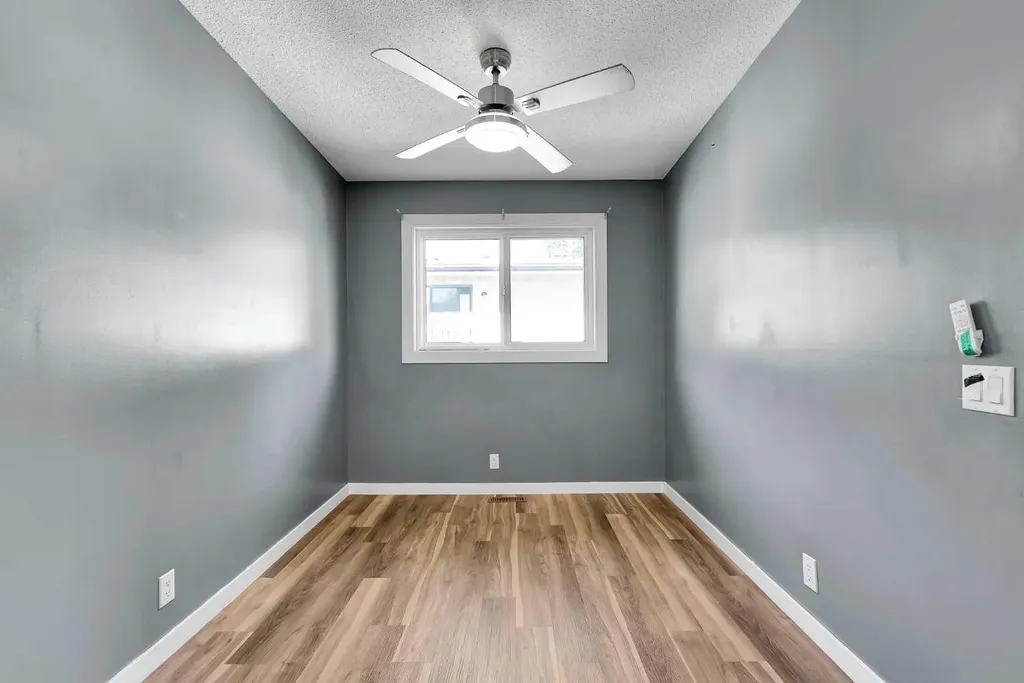 435 Pinehill Road NE Calgary AB T1Y2W6