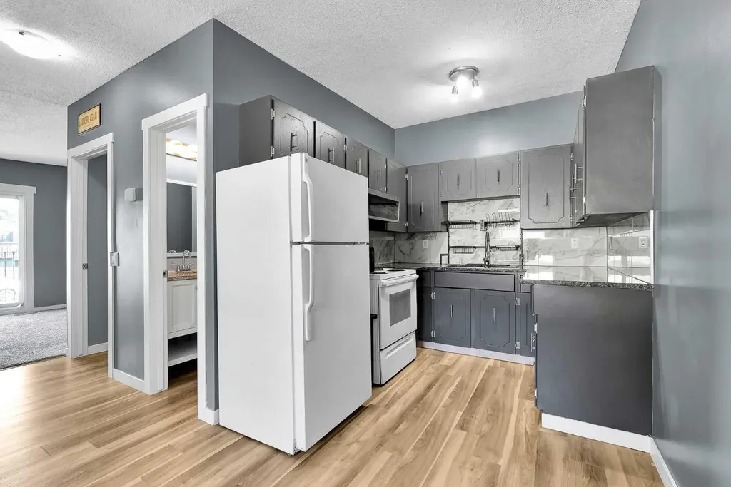435 Pinehill Road NE Calgary AB T1Y2W6