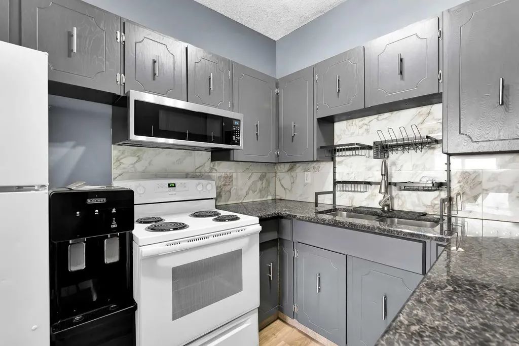 435 Pinehill Road NE Calgary AB T1Y2W6