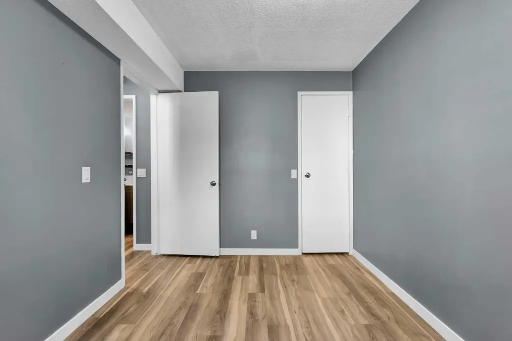 435 Pinehill Road NE Calgary AB T1Y2W6