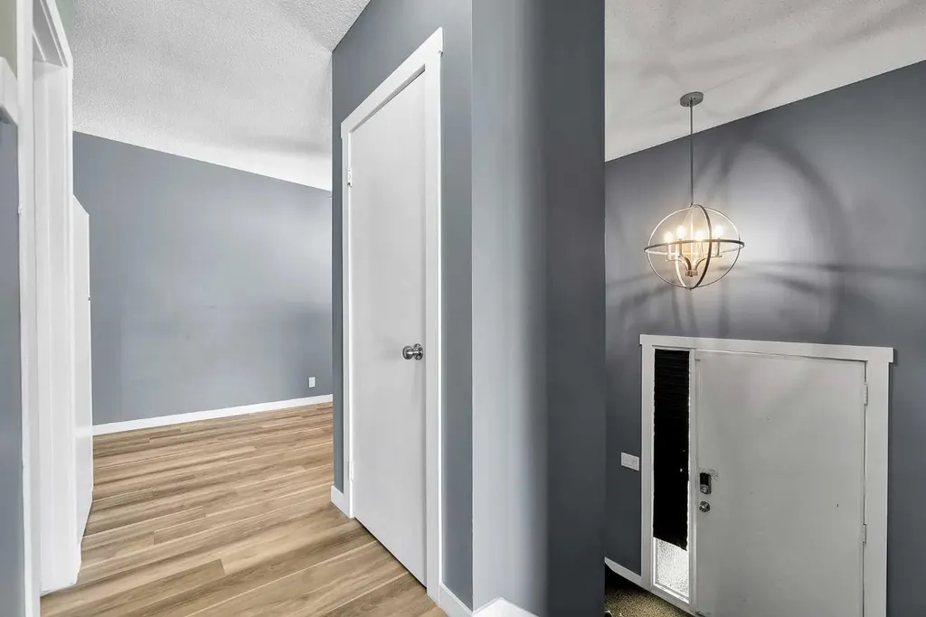 435 Pinehill Road NE Calgary AB T1Y2W6