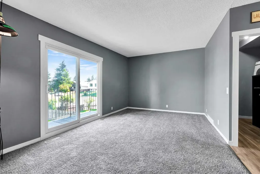 435 Pinehill Road NE Calgary AB T1Y2W6