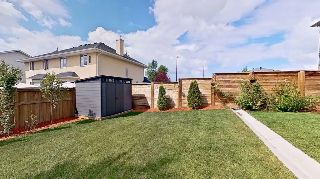 3 Highwood Drive Okotoks AB T1S 5S3