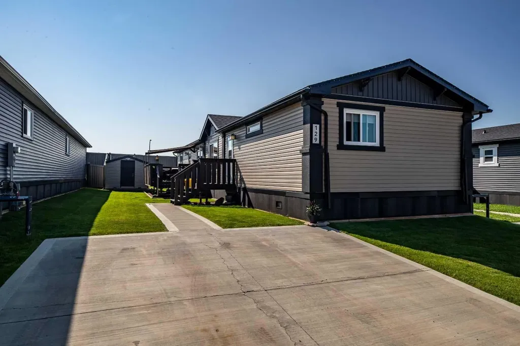 84 Avenue Grande Prairie AB T8W0M4