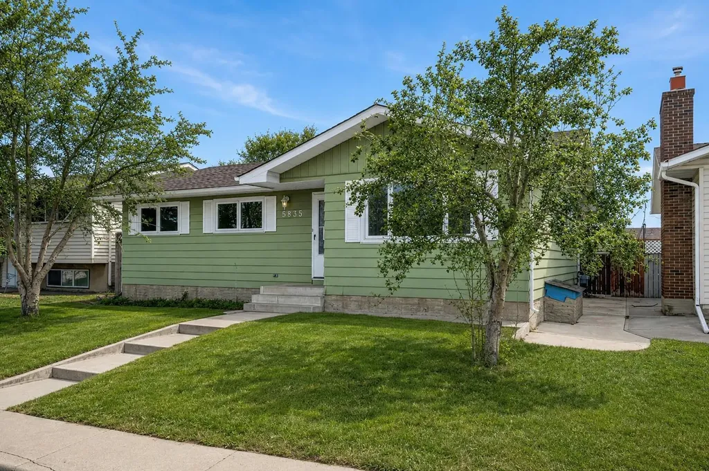 5835 28 Avenue NE Calgary AB T1Y 2E4