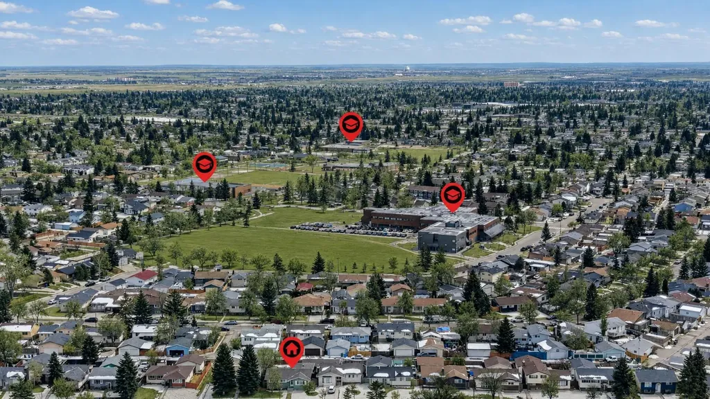 5835 28 Avenue NE Calgary AB T1Y 2E4