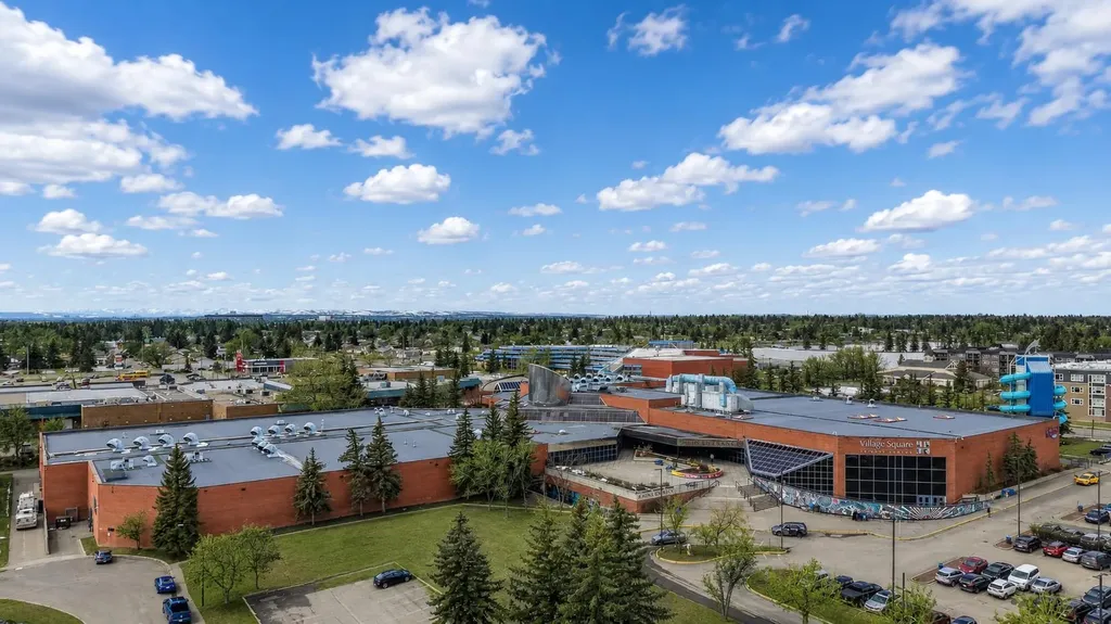 5835 28 Avenue NE Calgary AB T1Y 2E4