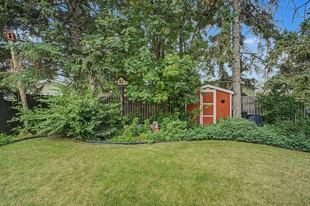 11019 Bradbury Drive SW Calgary AB T2W 1B1