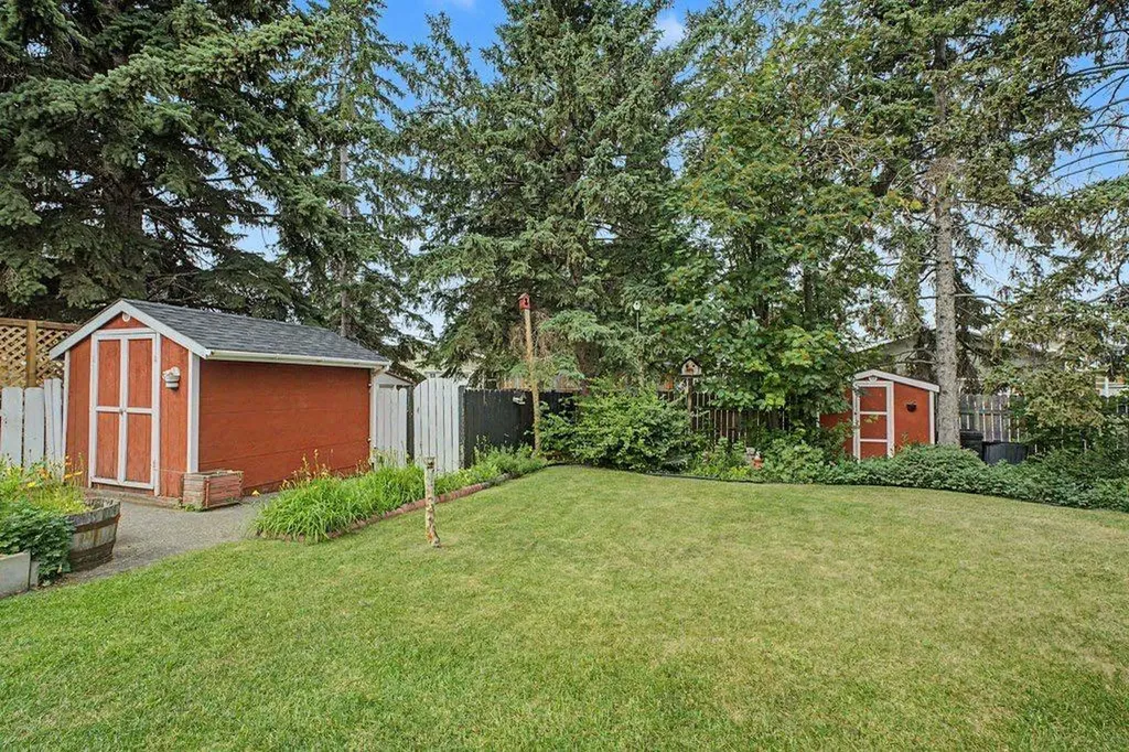 11019 Bradbury Drive SW Calgary AB T2W 1B1