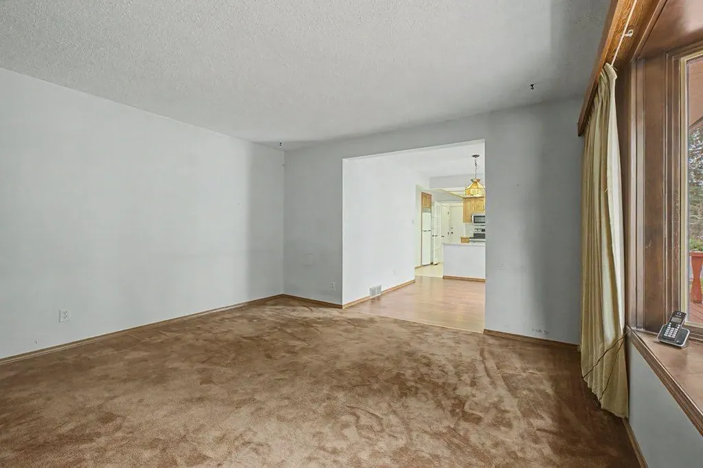 11019 Bradbury Drive SW Calgary AB T2W 1B1
